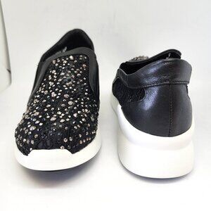 Kiss Kiss Women's Black/White Leather Shoe W/Silver Rhinestone Detailing Size 38